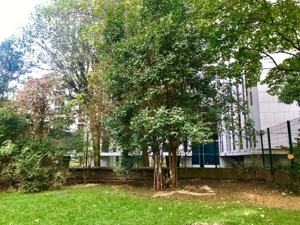 3 Bedrooms Tour Eiffel + Parking Apartment Paris