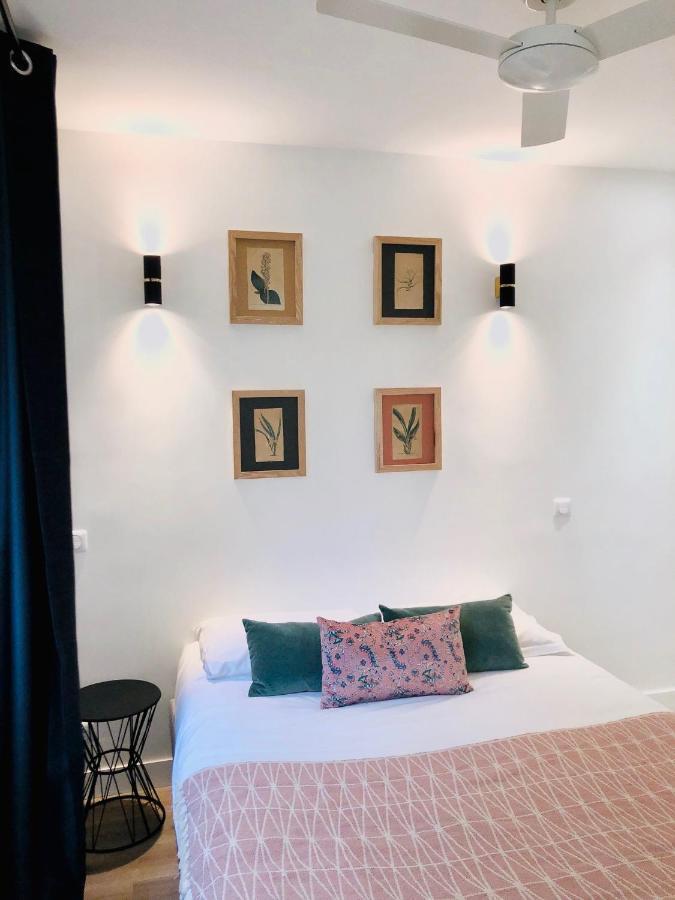 3 Bedrooms Tour Eiffel + Parking Apartment *